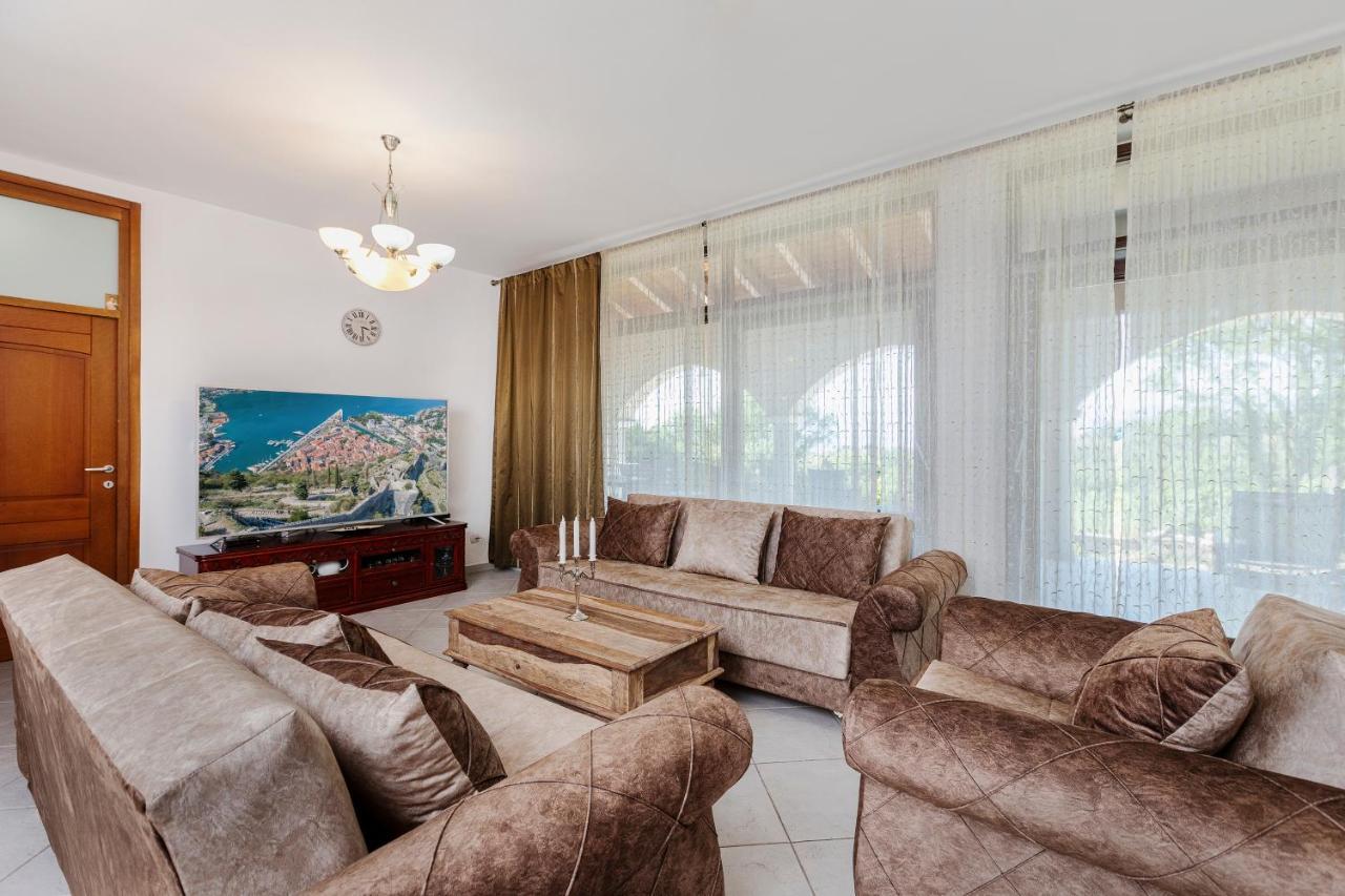 Villa Forest โกตอร์ ภายนอก รูปภาพ
