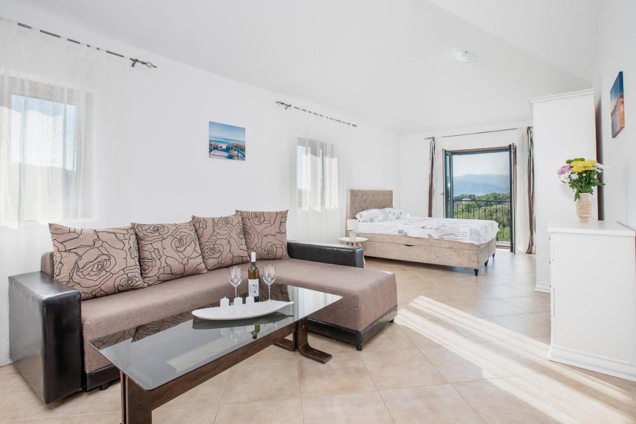 Villa Forest โกตอร์ ภายนอก รูปภาพ