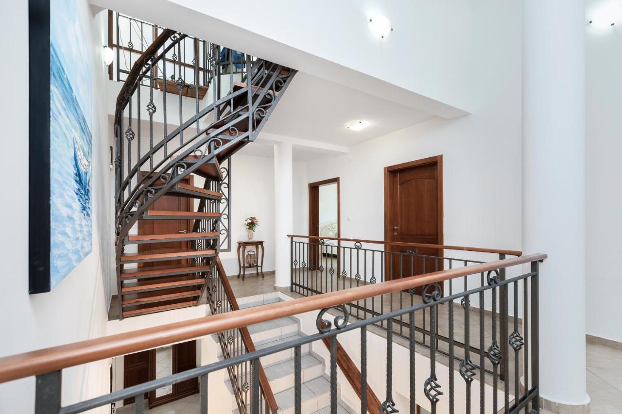 Villa Forest โกตอร์ ภายนอก รูปภาพ